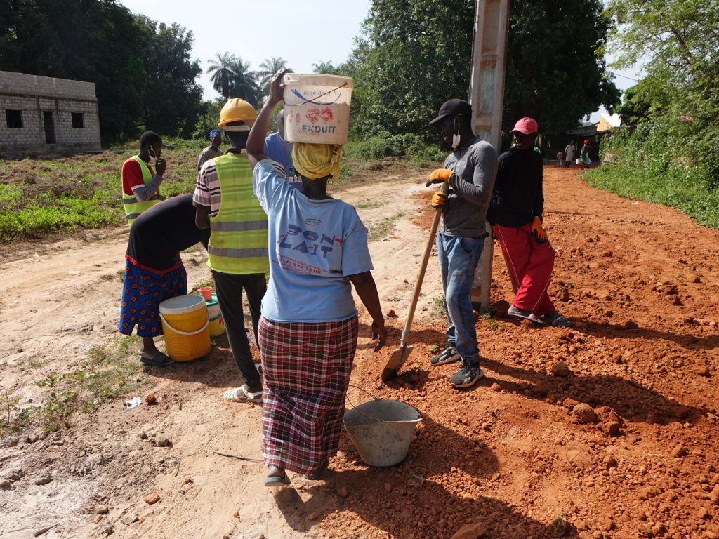 Formazione in Rammed Earth, architetture sostenibile in Africa con Baliuo Salo